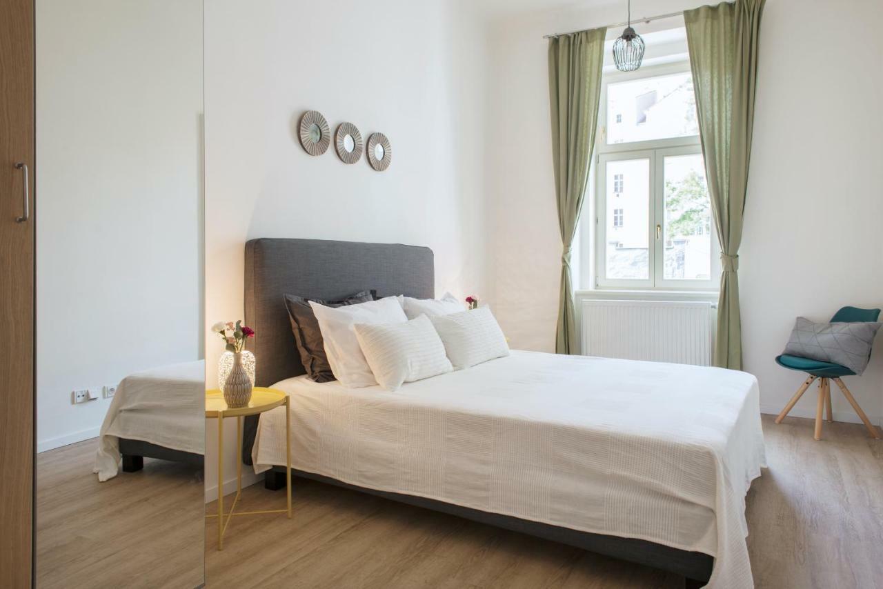 Kent Ridge Loft Apartment Prague Exterior photo